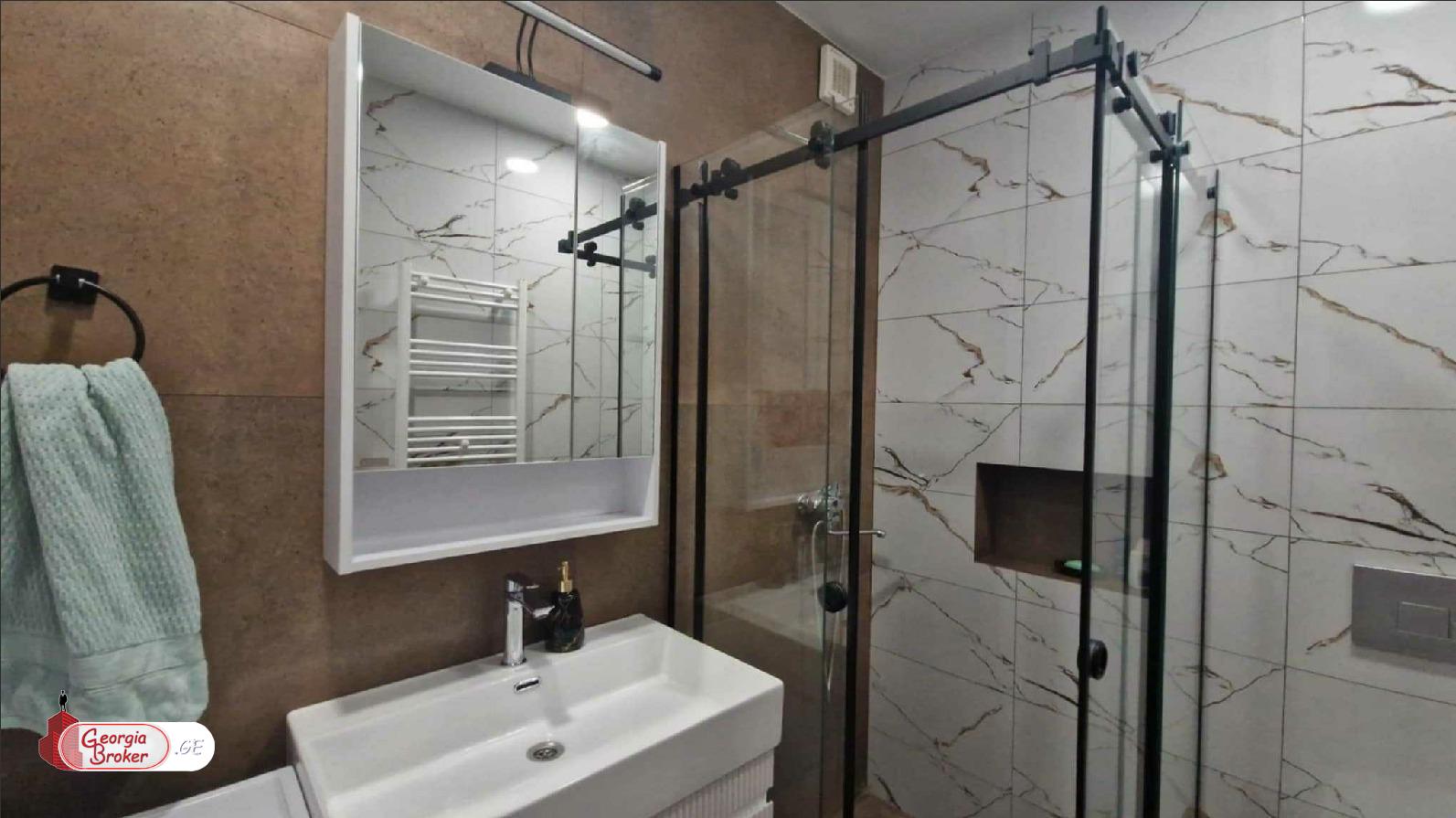 იყიდება ახალი გარემონტებული 2 ოთახიანი ბინა